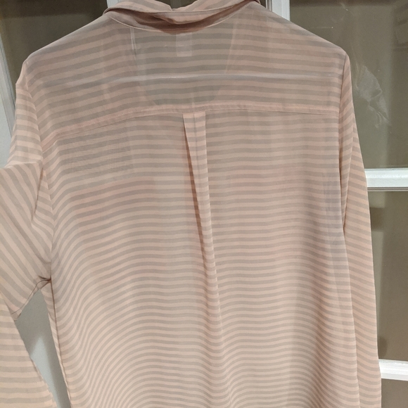 Old Navy Sheer Pink and Grey Button up size XL - Picture 3 of 3